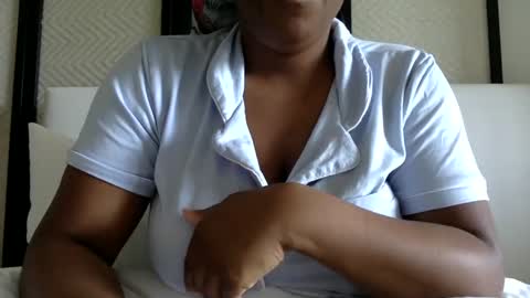 Snapshot of luciousblack chatting on February 21, 2025, 3:32 pm Kyla online show from February 21, 2025, 3:32 pm