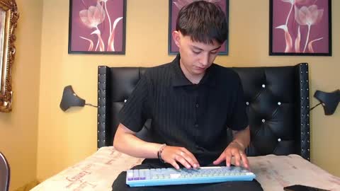 Snapshot of luckk_ chatting on April 2, 2026, 4:43 am luckk_ online show from April 2, 2026, 4:43 am