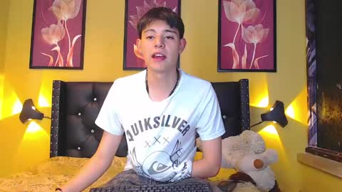 Snapshot of luckk_ chatting on April 14, 2026, 5:35 am luckk_ online show from April 14, 2026, 5:35 am