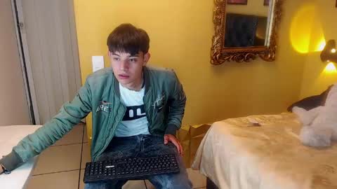 Snapshot of luckk_ chatting on April 27, 2026, 6:11 am luckk_ online show from April 27, 2026, 6:11 am