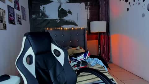 Snapshot of luckk_ chatting on May 1, 2026, 7:13 am luckk_ online show from May 1, 2026, 7:13 am