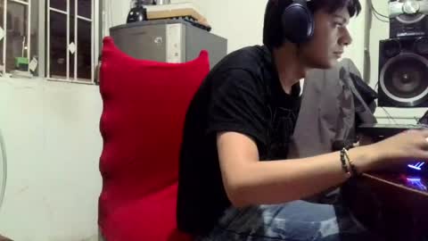 Snapshot of luckk_ chatting on May 11, 2026, 5:13 am luckk_ online show from May 11, 2026, 5:13 am