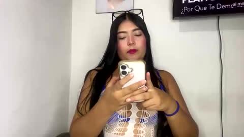 lucky_couple2025 online show from November 21, 2025, 4:11 am