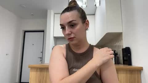 lucky_foryou_baby online show from November 25, 2025, 12:38 pm