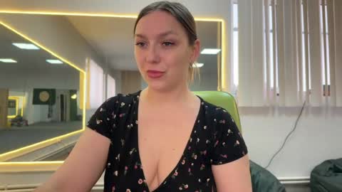 Snapshot of lucky_foryou_baby chatting on April 18, 2026, 9:35 am lucky_foryou_baby online show from April 18, 2026, 9:35 am