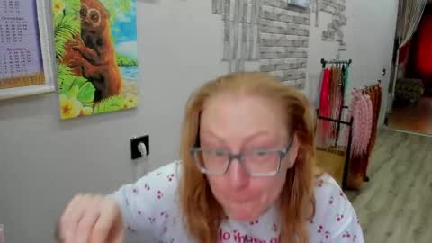 lucky_licky20 online show from April 13, 2026, 12:49 am