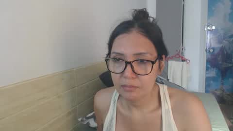 Snapshot of luckyisa chatting on October 15, 2025, 9:20 am angelisa online show from October 15, 2025, 9:20 am