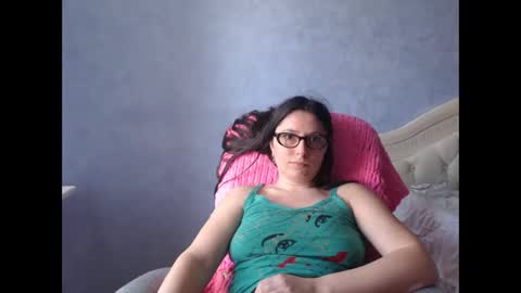Snapshot of luckylinda23 chatting on June 8, 2026, 11:21 am luckylinda23 online show from June 8, 2026, 11:21 am