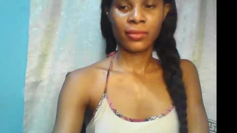 Snapshot of luckymadequeen chatting on January 1, 2025, 8:15 pm Gloria online show from January 1, 2025, 8:15 pm