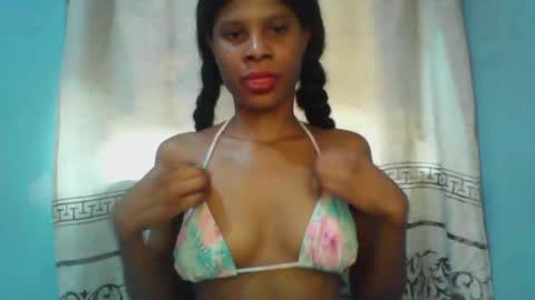 Snapshot of luckymadequeen chatting on January 12, 2025, 12:55 pm Gloria online show from January 12, 2025, 12:55 pm