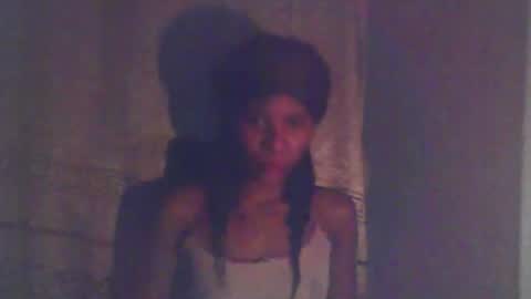 Snapshot of luckymadequeen chatting on September 19, 2025, 3:41 am Gloria online show from September 19, 2025, 3:41 am