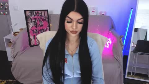 Monika online show from October 9, 2025, 8:01 am