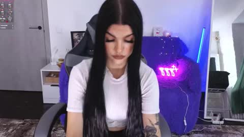 Monika online show from November 25, 2025, 1:11 pm