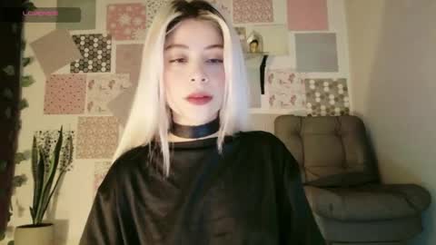 luckysapphire777 online show from May 17, 2026, 12:23 pm