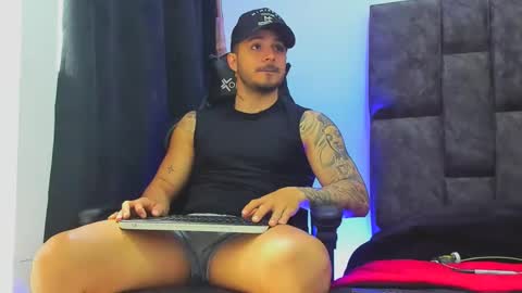 Snapshot of luckysmith12 chatting on February 14, 2025, 6:40 pm chat with me online show from February 14, 2025, 6:40 pm