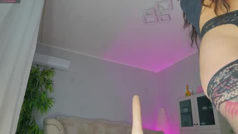 Alice online show from April 6, 2026, 7:04 pm