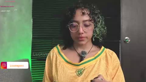 Luanis online show from June 15, 2026, 6:48 am