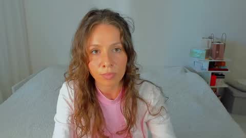 Snapshot of lucy__ray chatting on May 14, 2026, 3:19 pm lucy__ray online show from May 14, 2026, 3:19 pm