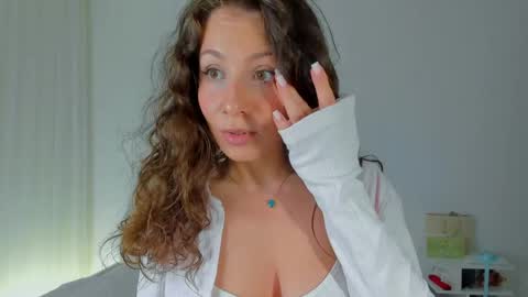 Snapshot of lucy__ray chatting on June 6, 2026, 11:09 pm lucy__ray online show from June 6, 2026, 11:09 pm