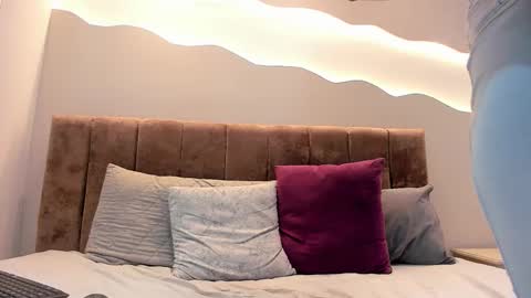 Snapshot of lucy_canel chatting on November 14, 2025, 8:13 am lucy_canel online show from November 14, 2025, 8:13 am