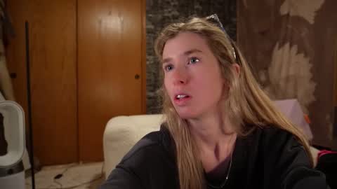 Lucy. online show from December 5, 2025, 3:26 am