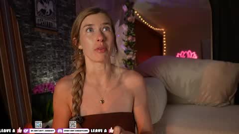 Snapshot of lucy_gooosey chatting on April 19, 2026, 6:35 am Lucy. online show from April 19, 2026, 6:35 am
