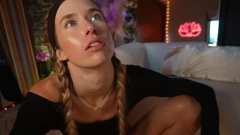 Snapshot of lucy_gooosey chatting on May 16, 2026, 3:03 am Lucy. online show from May 16, 2026, 3:03 am