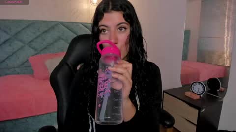 Lucy Greys online show from April 16, 2026, 11:44 am