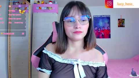 Snapshot of lucy_hess_ chatting on December 17, 2025, 8:59 pm Lucy online show from December 17, 2025, 8:59 pm