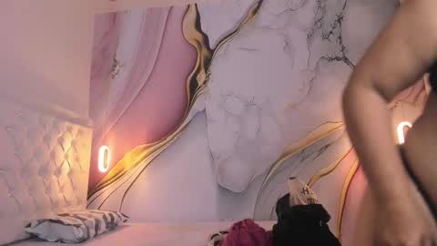 Snapshot of lucy_milf_474 chatting on October 31, 2025, 11:11 am Lucy online show from October 31, 2025, 11:11 am