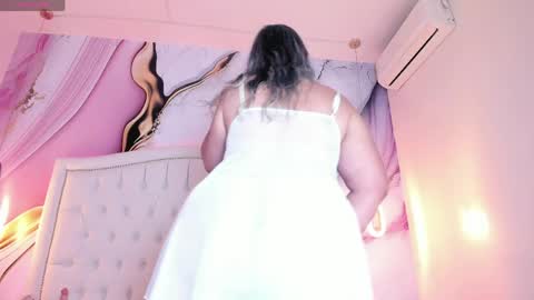 Snapshot of lucy_milf_474 chatting on April 18, 2026, 7:07 pm Lucy online show from April 18, 2026, 7:07 pm