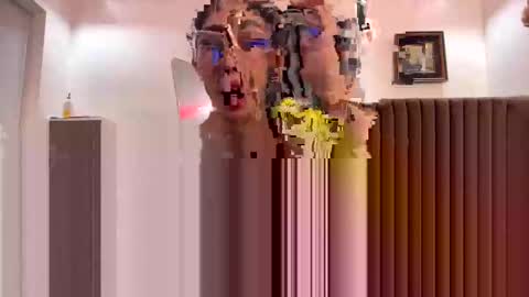 Aliana online show from January 4, 2025, 7:55 pm