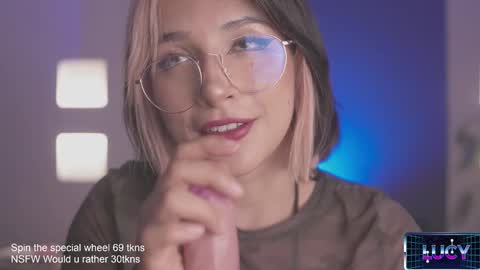 Snapshot of lucyallenx chatting on March 1, 2025, 11:47 pm Lucy Alien online show from March 1, 2025, 11:47 pm