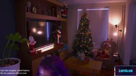 Snapshot of lucyallenx chatting on January 5, 2026, 5:27 pm Lucy Alien online show from January 5, 2026, 5:27 pm