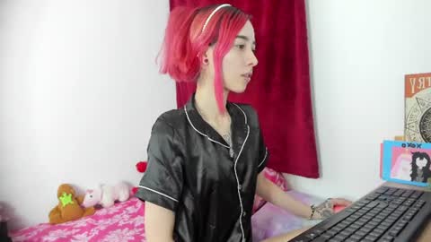 lucyblood online show from July 3, 2026, 4:08 am