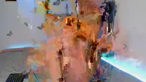 Snapshot of lucygarciia chatting on December 4, 2024, 11:24 pm Lucy online show from December 4, 2024, 11:24 pm