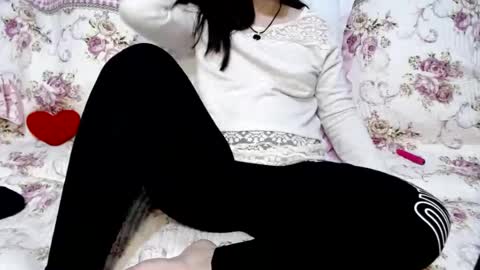 Snapshot of lucygolds chatting on December 15, 2024, 11:34 am LucyGoldS online show from December 15, 2024, 11:34 am