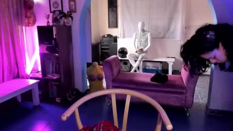 MALAMOR online show from September 17, 2025, 9:49 pm