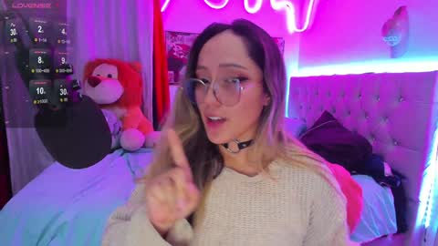 Snapshot of lucylane_ chatting on February 2, 2025, 5:32 am Lucy online show from February 2, 2025, 5:32 am