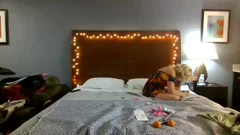 Lucy Loves Lookers online show from December 6, 2024, 10:19 pm