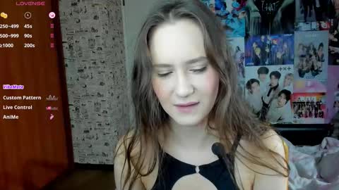 Snapshot of lucyrose33 chatting on October 24, 2025, 5:04 am Lucy Rose online show from October 24, 2025, 5:04 am