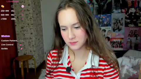 Snapshot of lucyrose33 chatting on October 27, 2025, 4:22 pm Lucy Rose online show from October 27, 2025, 4:22 pm