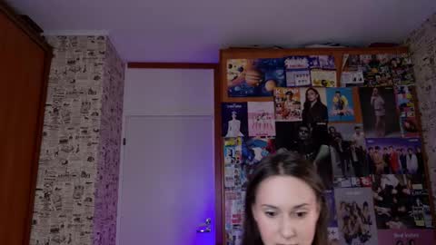 Snapshot of lucyrose33 chatting on December 14, 2025, 2:11 pm Lucy Rose online show from December 14, 2025, 2:11 pm