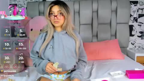 Snapshot of lucyrosse_ chatting on February 24, 2025, 5:20 pm Lucy online show from February 24, 2025, 5:20 pm