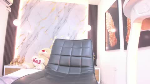 Luciana online show from March 9, 2025, 1:04 am