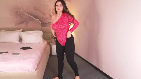 Snapshot of lucyvee chatting on December 11, 2024, 5:43 am lucyvee online show from December 11, 2024, 5:43 am