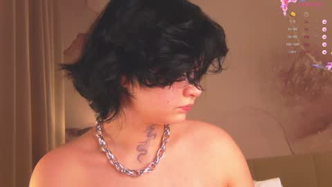 Snapshot of lucyvee chatting on December 28, 2024, 10:58 am lucyvee online show from December 28, 2024, 10:58 am