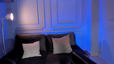 Lucy online show from November 7, 2025, 8:09 pm