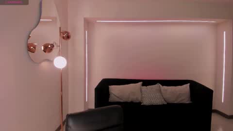 Lucy online show from November 26, 2025, 7:15 pm