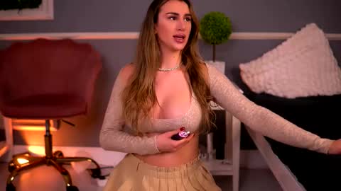 Snapshot of lucyxrios chatting on November 26, 2025, 10:00 pm Lucy P online show from November 26, 2025, 10:00 pm